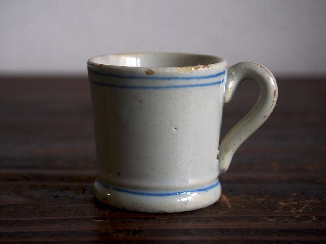 白に青いラインの小さなカップ マニセス 陶器 スペイン古陶/K282