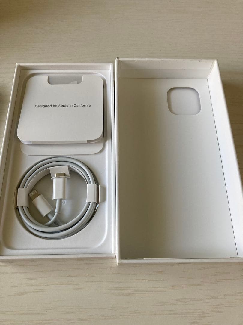 M*o様 iPhone13 128GB SIMフリー 箱、付属品あり