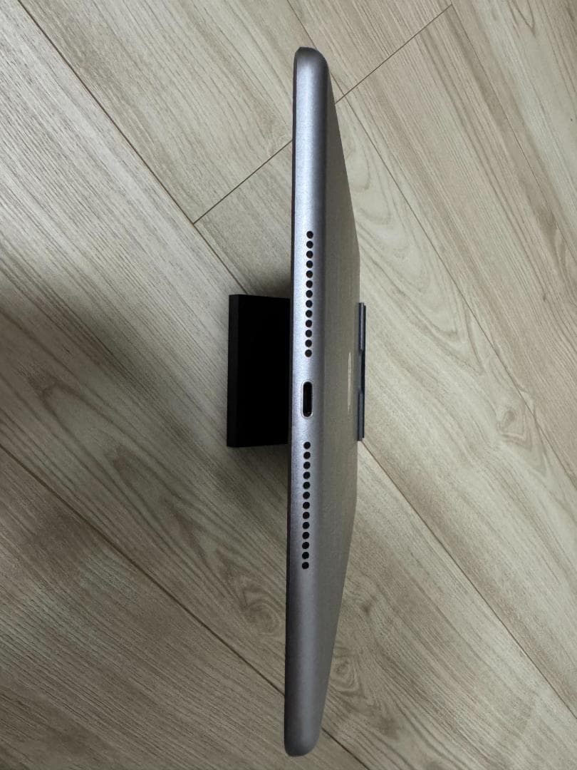 【送料無料・美品】iPad (第6世代) Wi-Fi 128GB シルバー