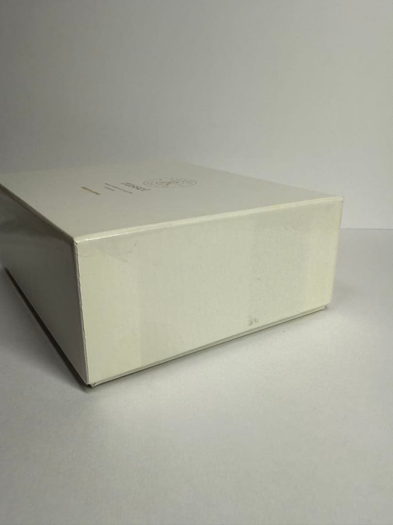 ⭐️最終値下げ⭐️russet ラシット　モノグラムプレート　二つ折り財布 グレー