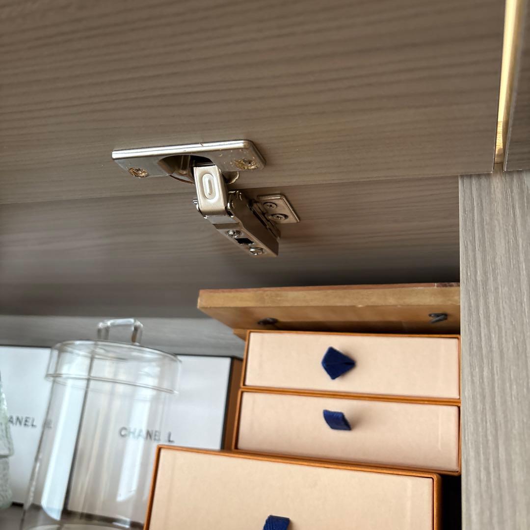 美品モダン木製テレビ台 /グレージュ/ライト付き