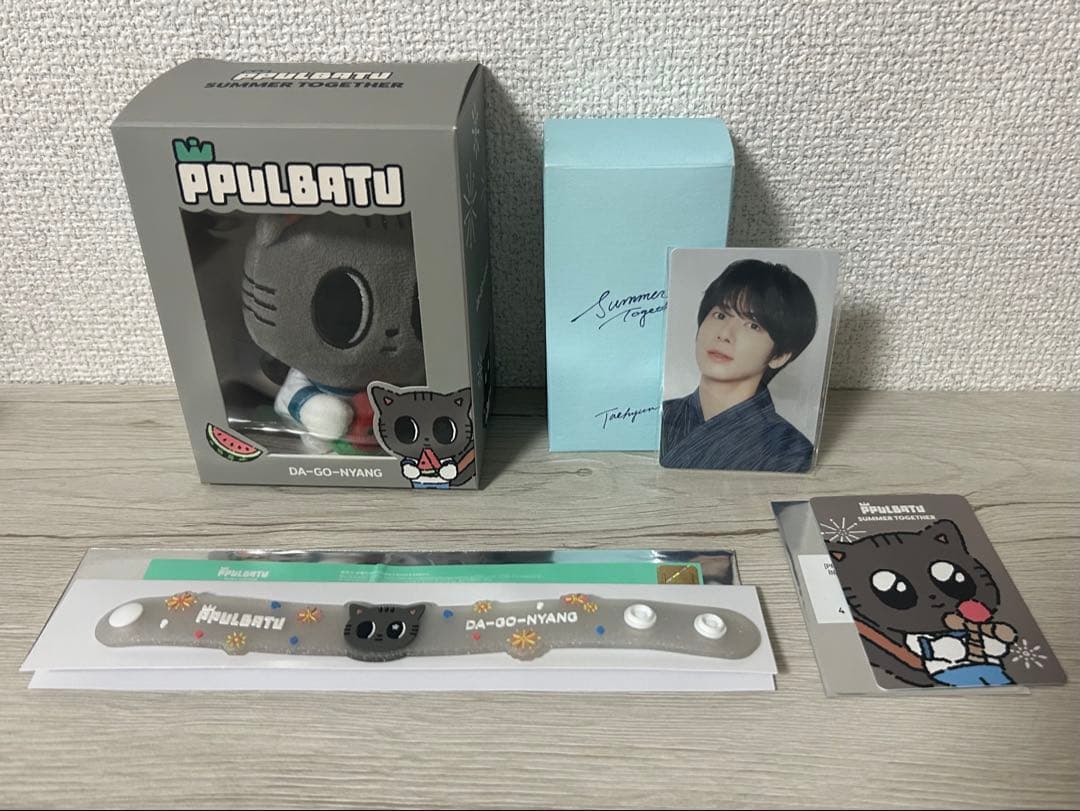 ダゴニャン スイカ テヒョン 香水 ダゴニャン ラバーバンド プルバトゥ トレカ