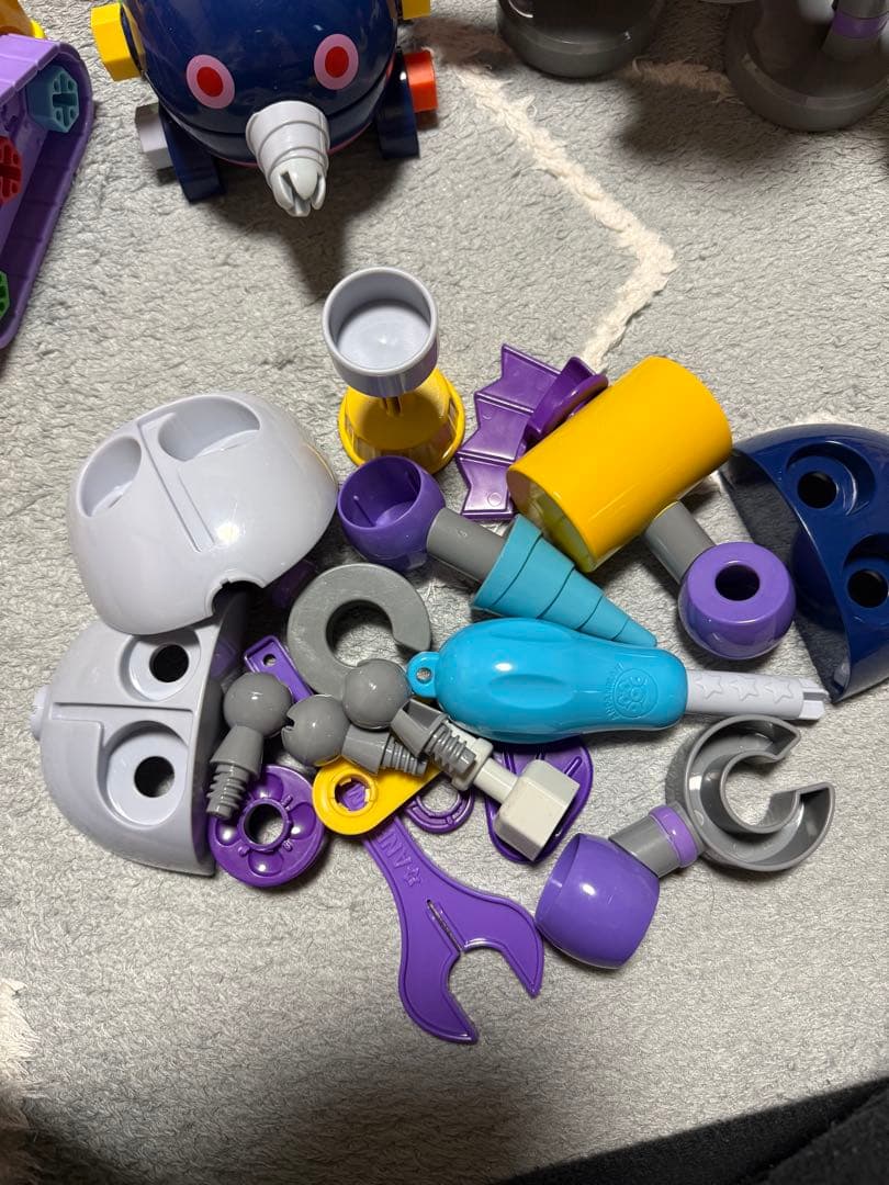 アンパンマンネジネジセット売りです