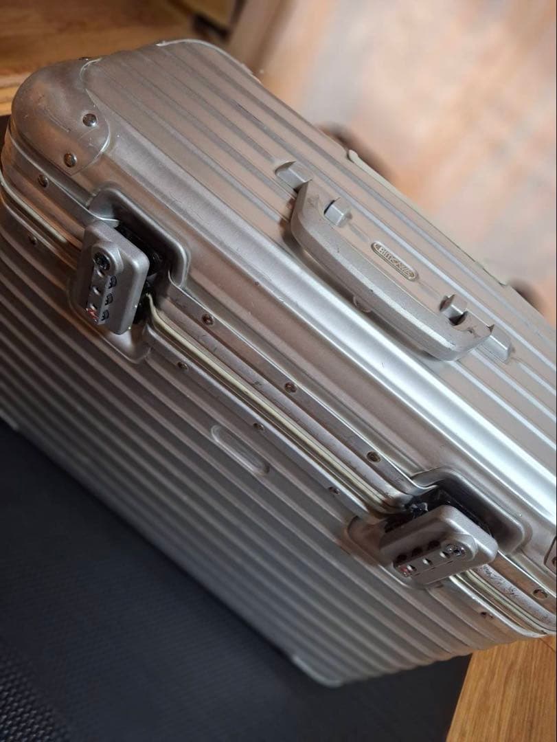 リモワ　トパーズ　パイロット　トロリー　2輪