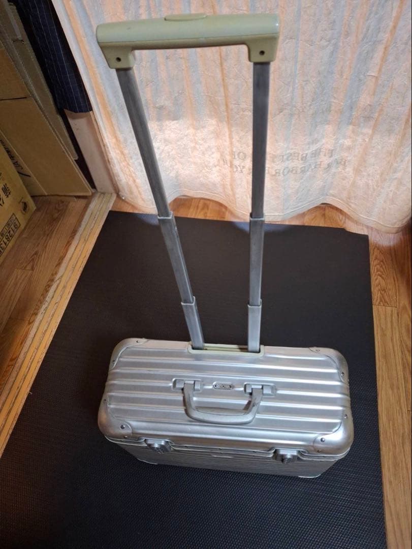 リモワ　トパーズ　パイロット　トロリー　2輪