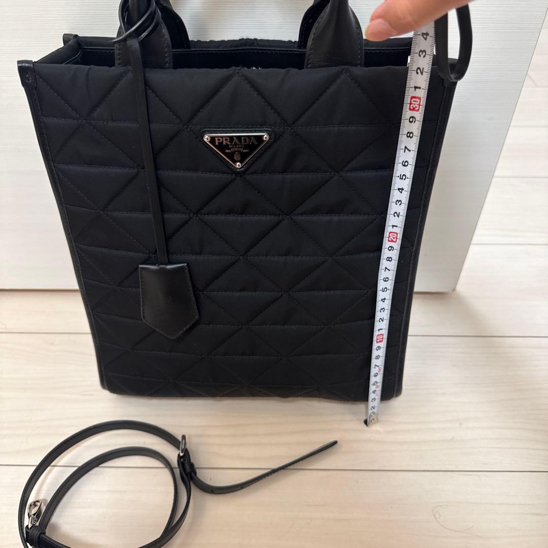 PRADA ブラック キルティング ハンドバッグ