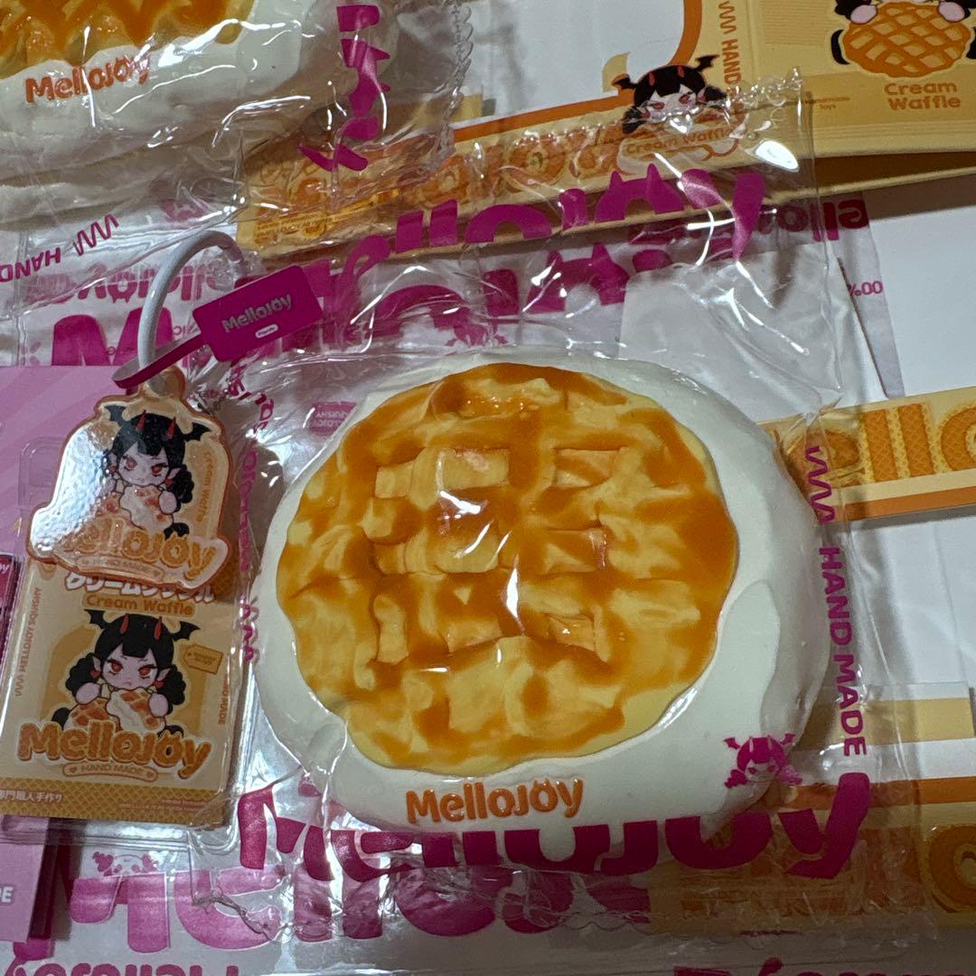 mellojoy スクイーズ クリームワッフル 2点セット 丸、三角