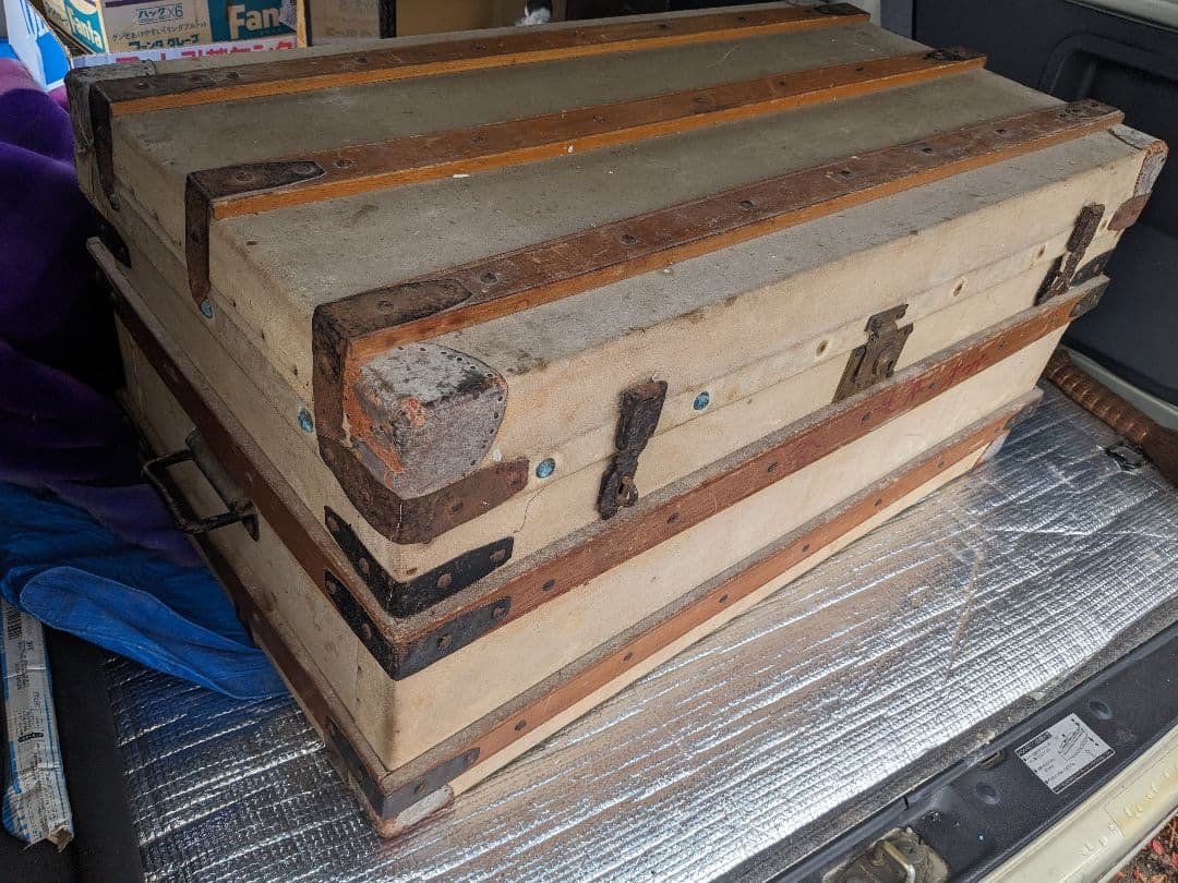 アンティーク 木製トランク　船便　衣装ケース　店舗什器