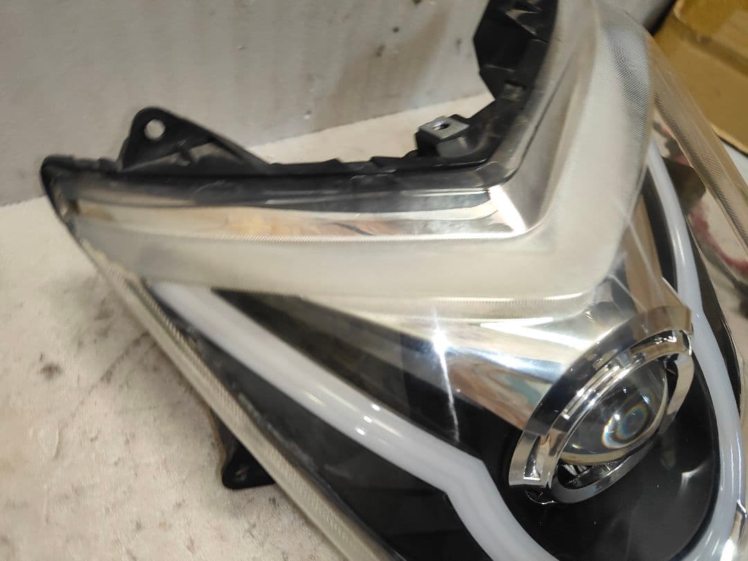 廃盤？SE44J 3型シグナスX スターナイト製？プロジェクターヘッドライト