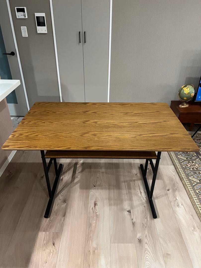 me/ダイニングテーブル