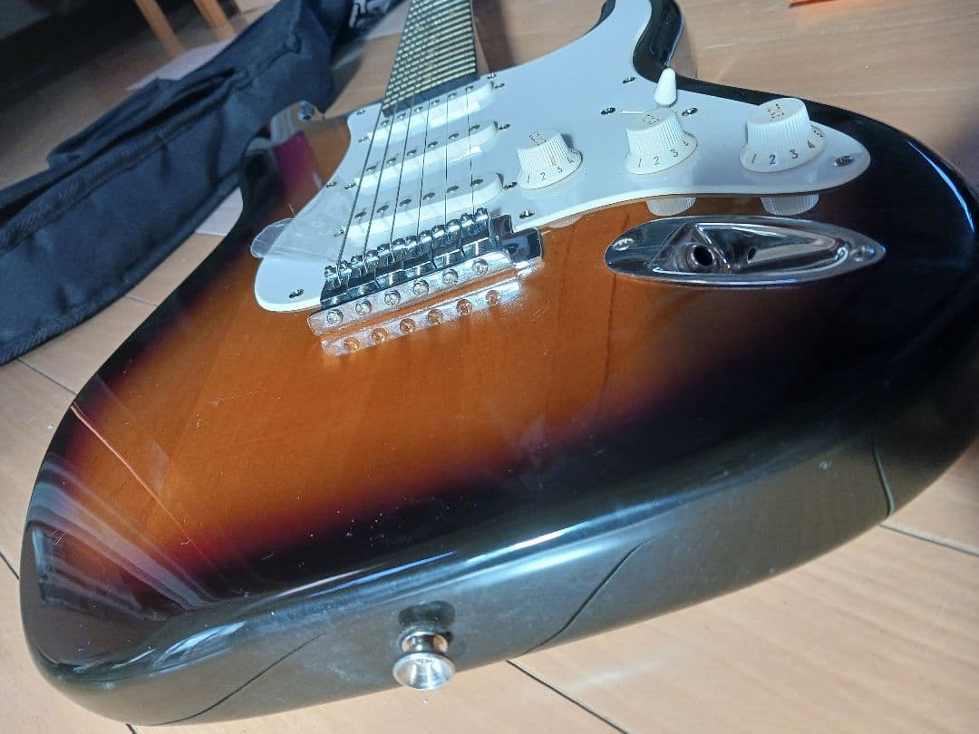 新品同様　ほぼ未使用　カバー　ピック　Legend エレキギター