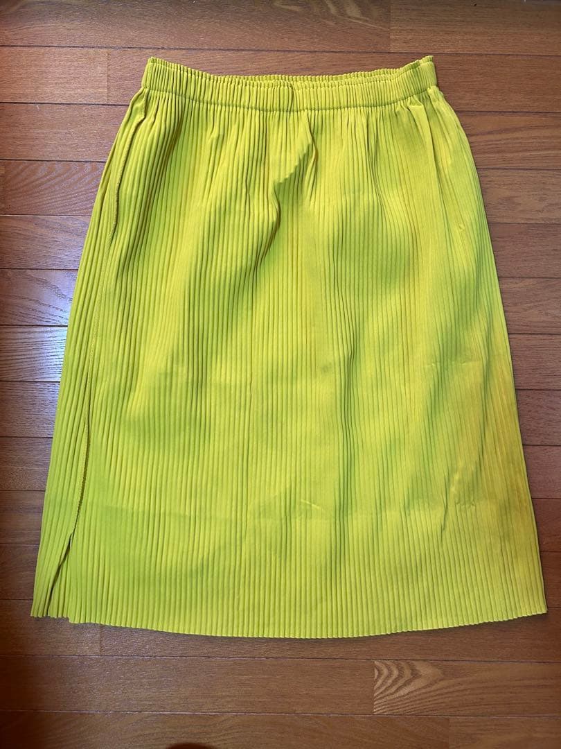 イッセイミヤケ me イエロープリーツタイトスカート