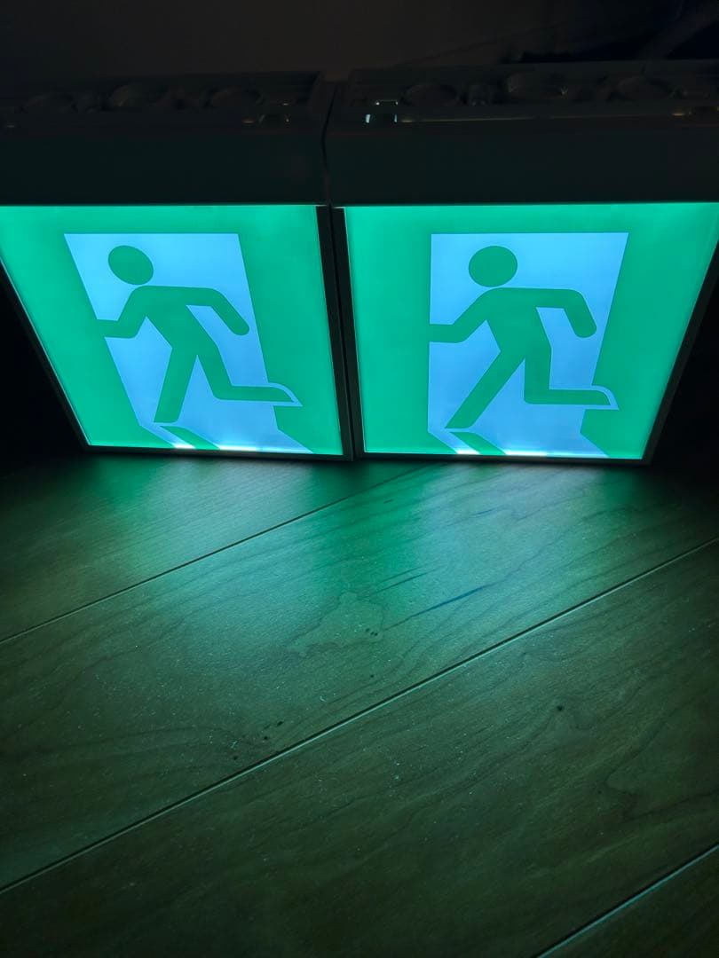 Panasonic パナソニック　コンパクトスクエア　通路誘導灯　C級　防災