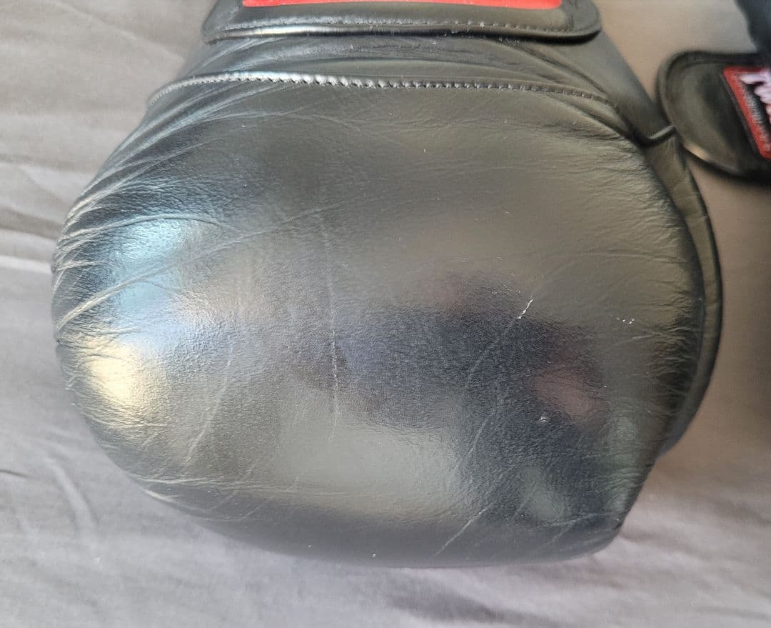 Twins キック ボクシンググローブ 本革製 12オンス 黒 Black