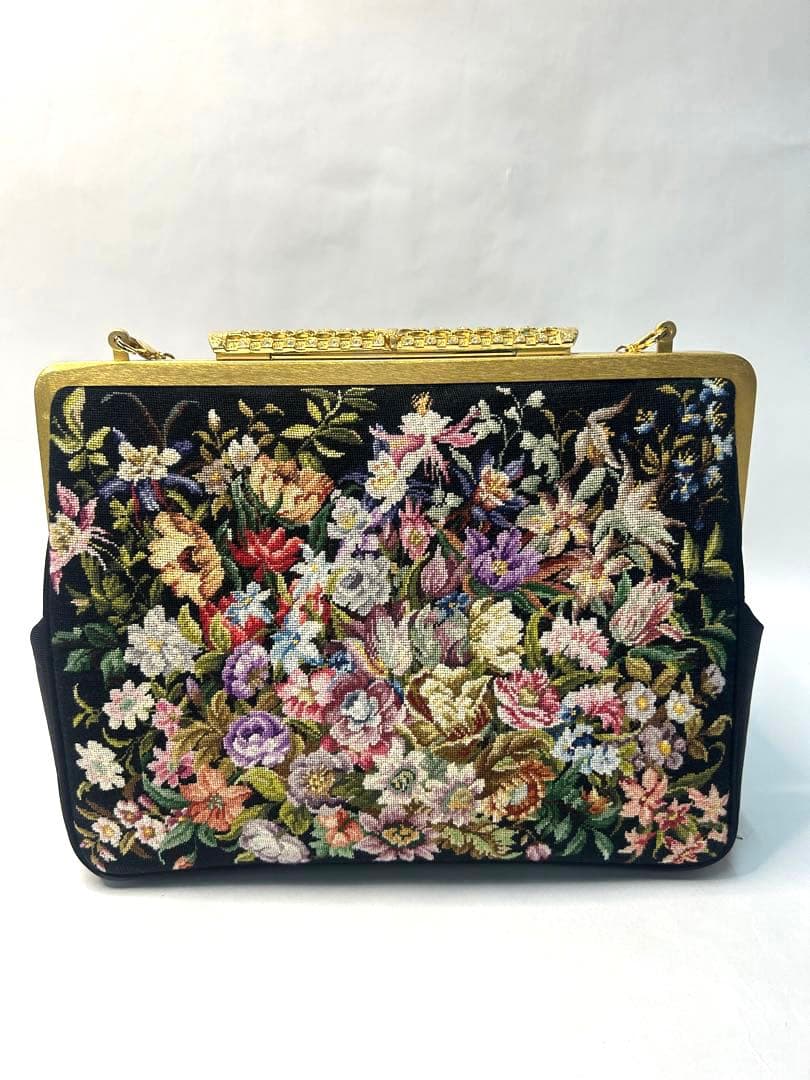 新品未使用　プチポアン刺繍　パーティーバック　フラワー2