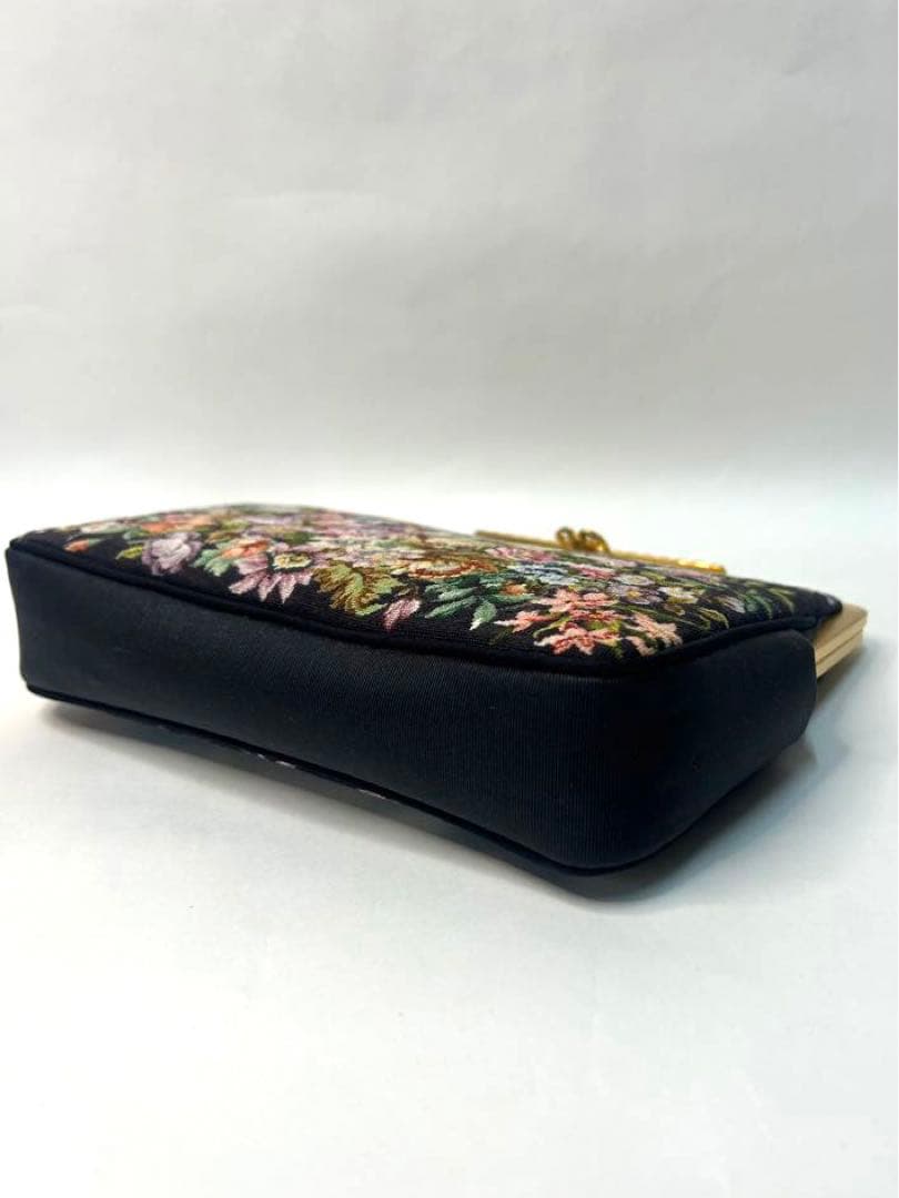 新品未使用　プチポアン刺繍　パーティーバック　フラワー2