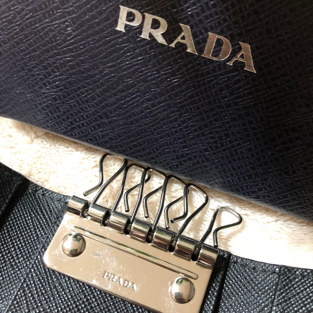 極美品　プラダ　キーケース　6連　サフィアーノレザー　ブラック　黒　箱付き