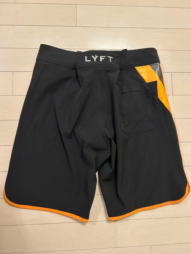 LYFT 【L】ステージショーツ　黒/オレンジ