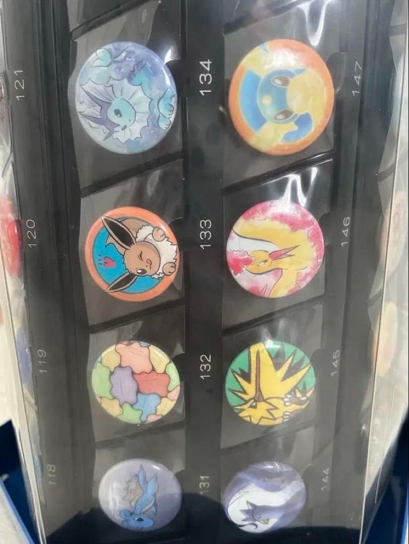 【新品に近いです】レア ポケモンセンター15周年記念 ポケモンバッジ151
