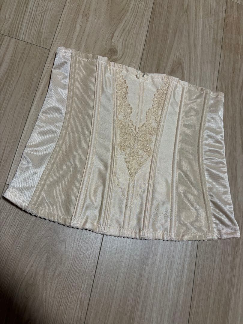 ブライダルインナー　FOUR SIS & CO.