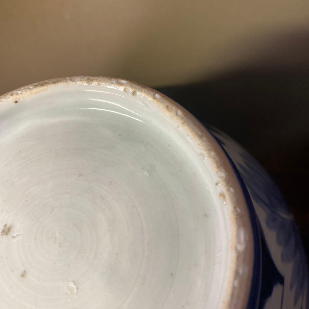 古伊万里　白抜き牡丹文壺