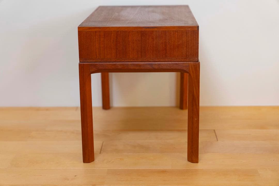 Aksel Kjersgaard カイクリスチャンセン　サイドテーブル　俵屋旅館