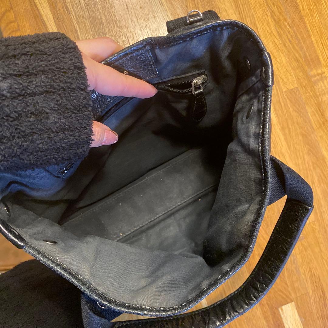 ド*ン様 BALENCIAGA ブラックレザー ネイビーカバス