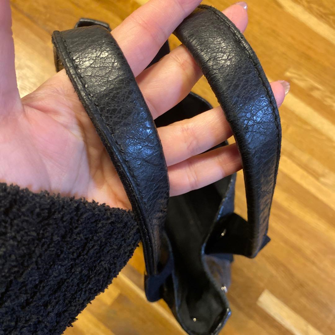 ド*ン様 BALENCIAGA ブラックレザー ネイビーカバス