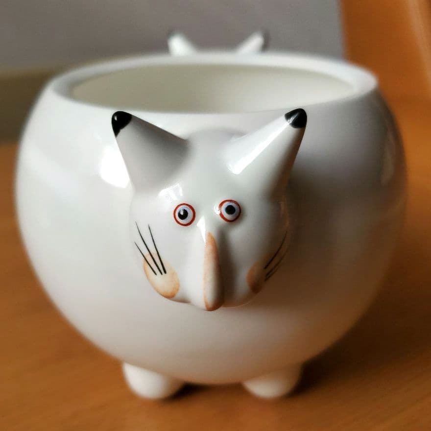 ２匹のネコの置物 美品