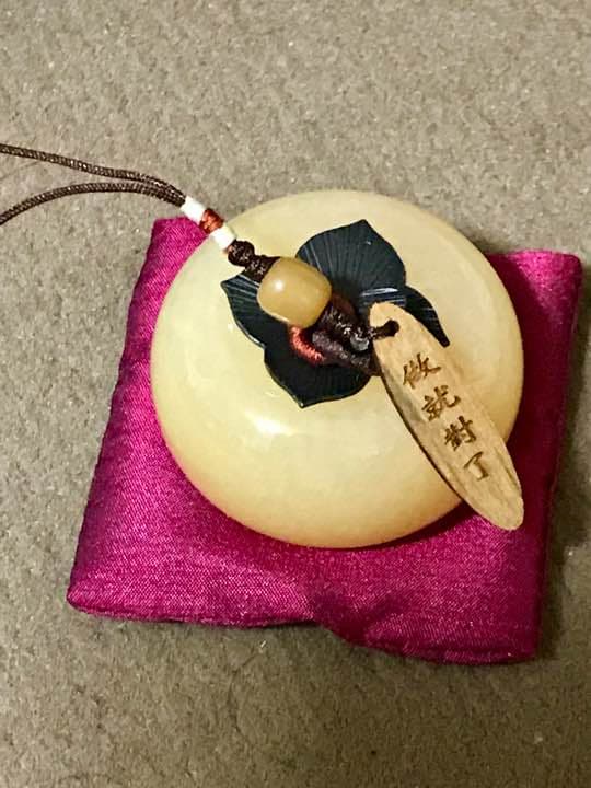 台湾製 柿型の置物