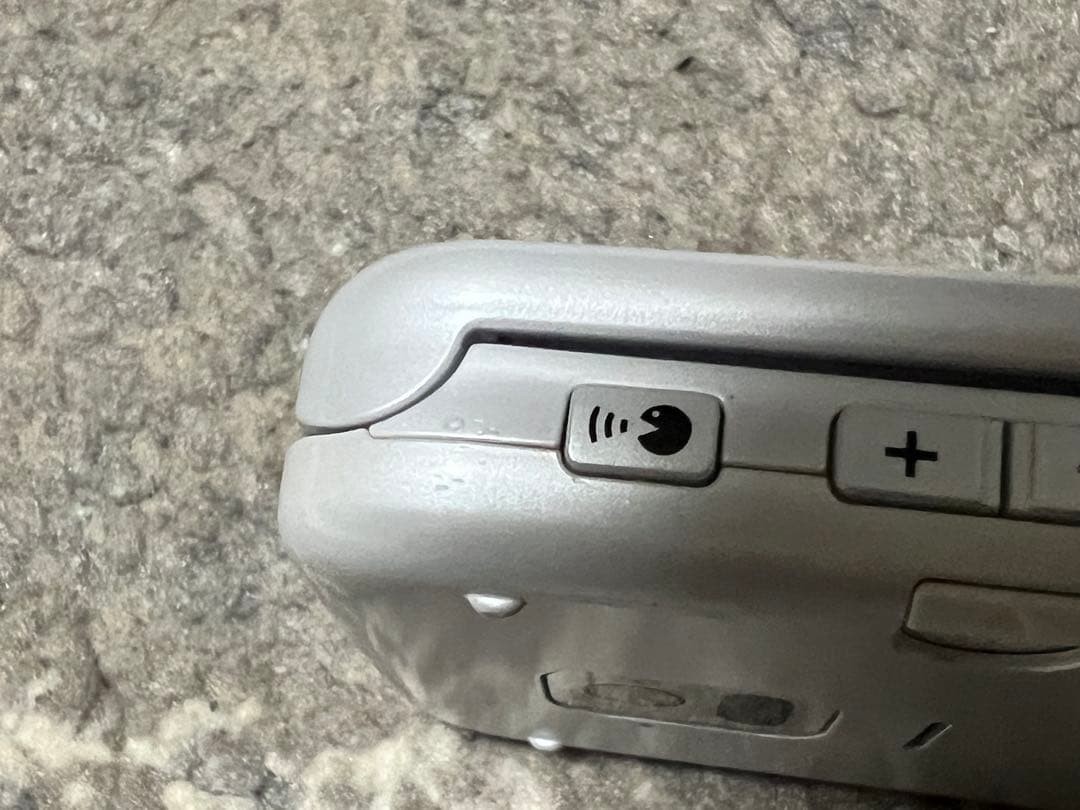 らくらくホン F-01M 白