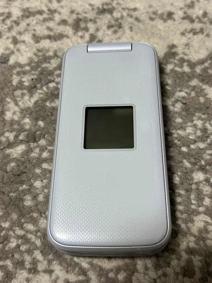 らくらくホン F-01M 白