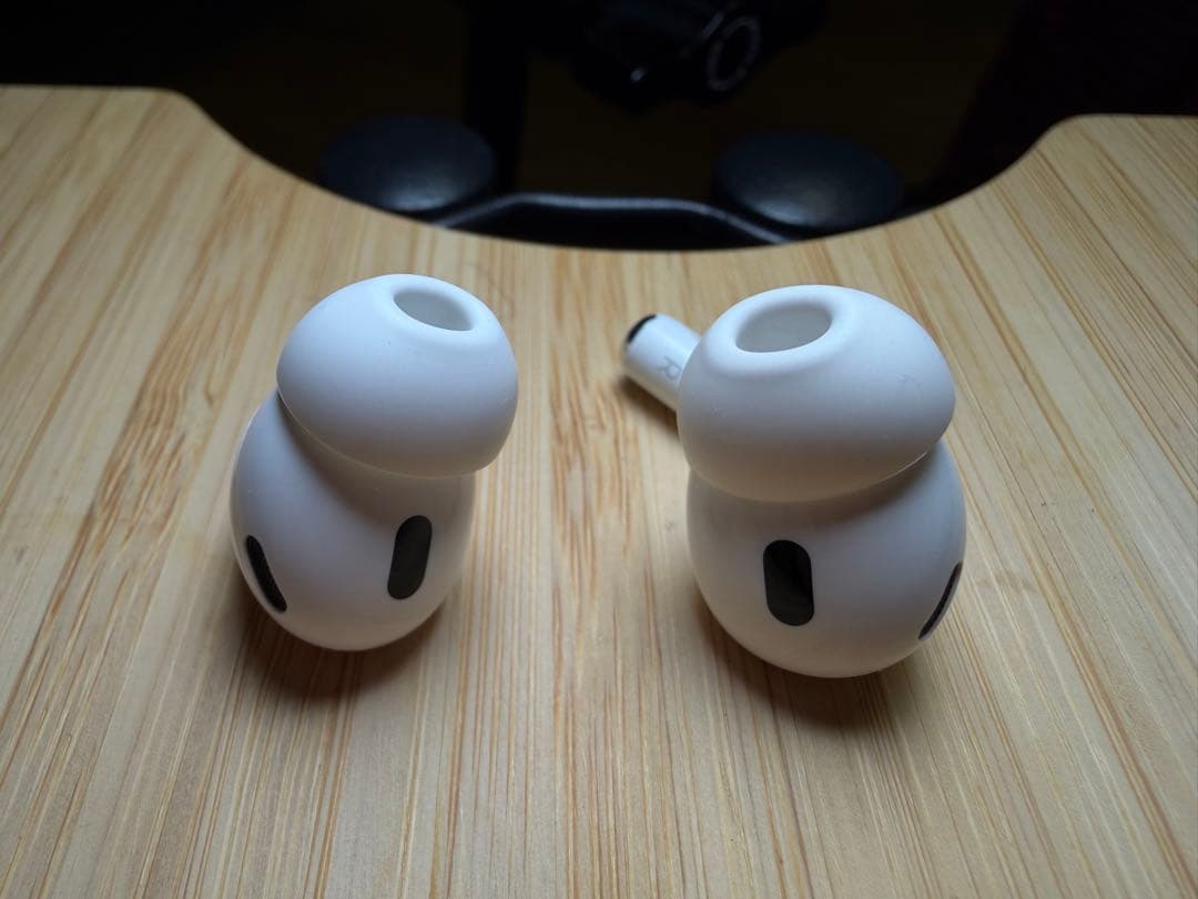 AirPods Pro 第2世代 ＋Spigen保護ケースおまけ付き