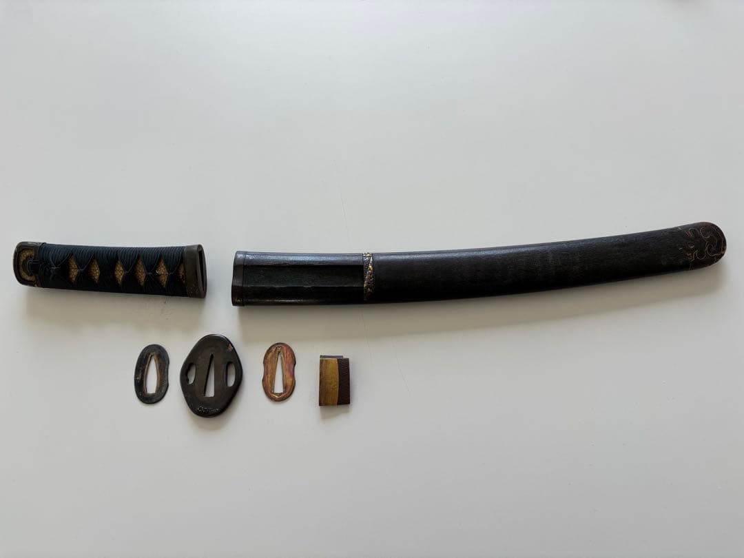 短刀用　刀装具(柄、鍔、切羽、巾木、鞘)