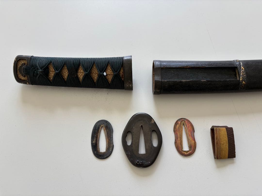 短刀用　刀装具(柄、鍔、切羽、巾木、鞘)