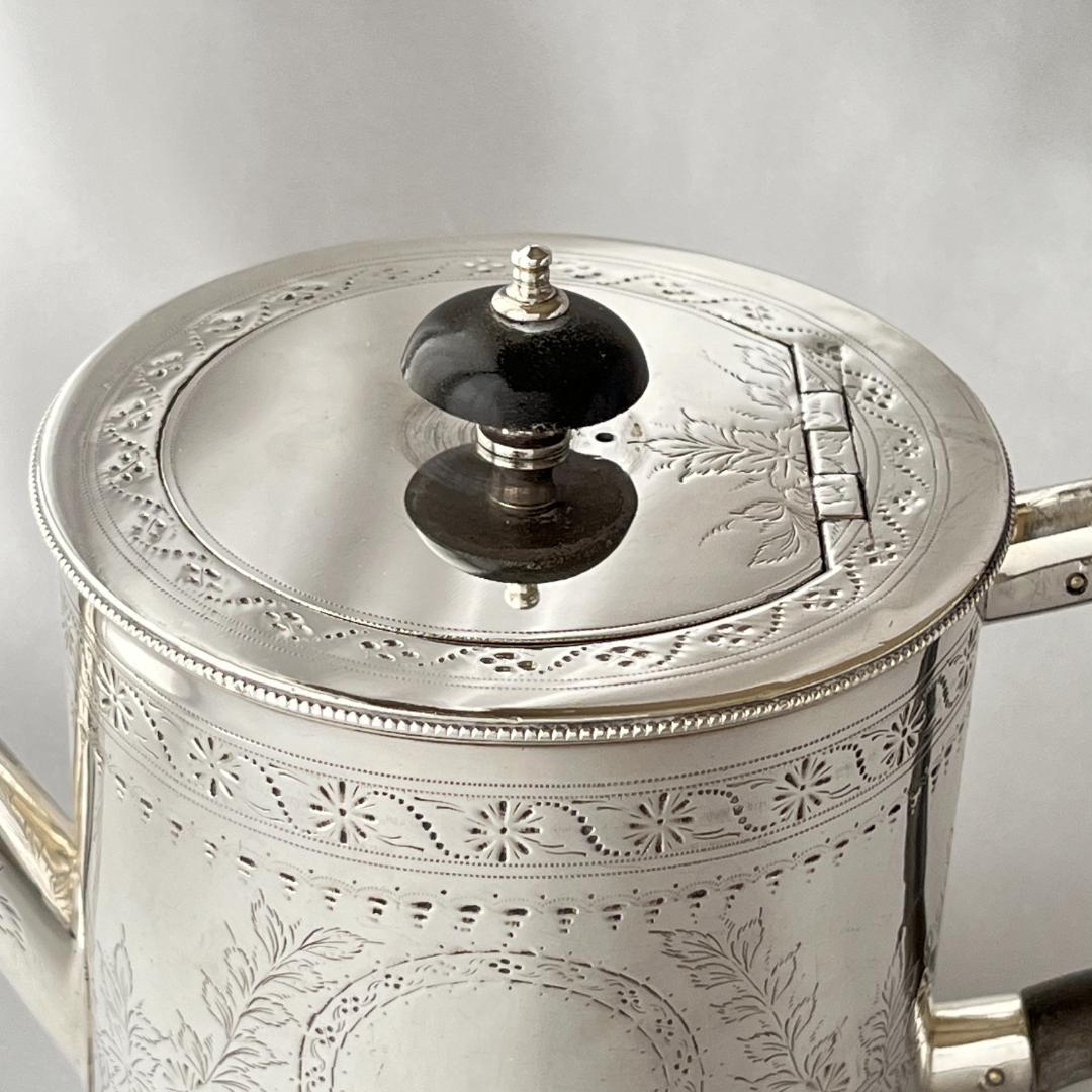 【英国】 エドワーディアン ティーポット 【シルバープレート】