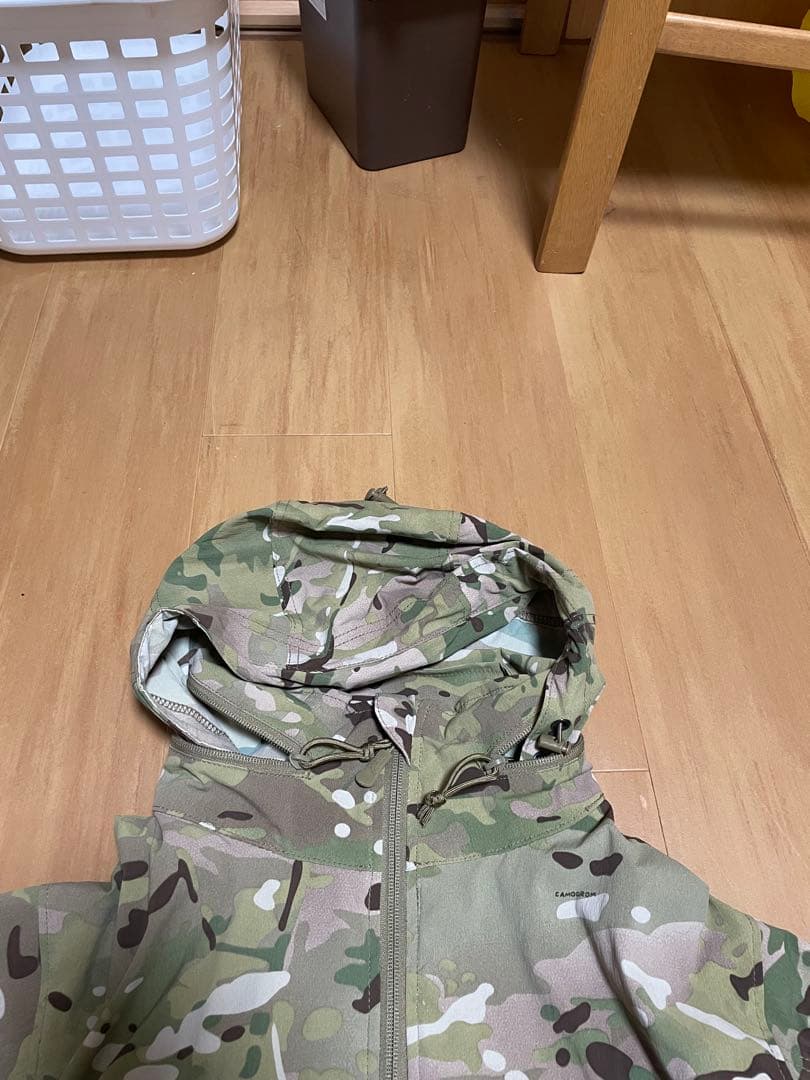 迷彩ジャケット フルジップ ハイネック