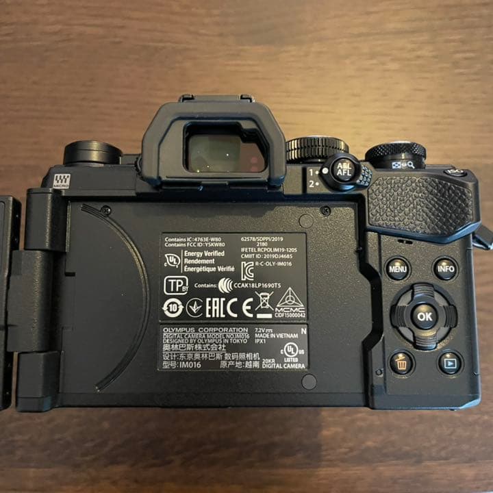 OM-D E-M5 Mark III黒 メーカー保証 付属品有り極美品