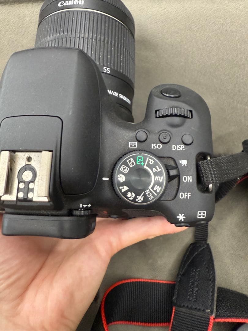 大幅値下げ中！Canon EOS Kiss X8iデジタル一眼レフカメラ