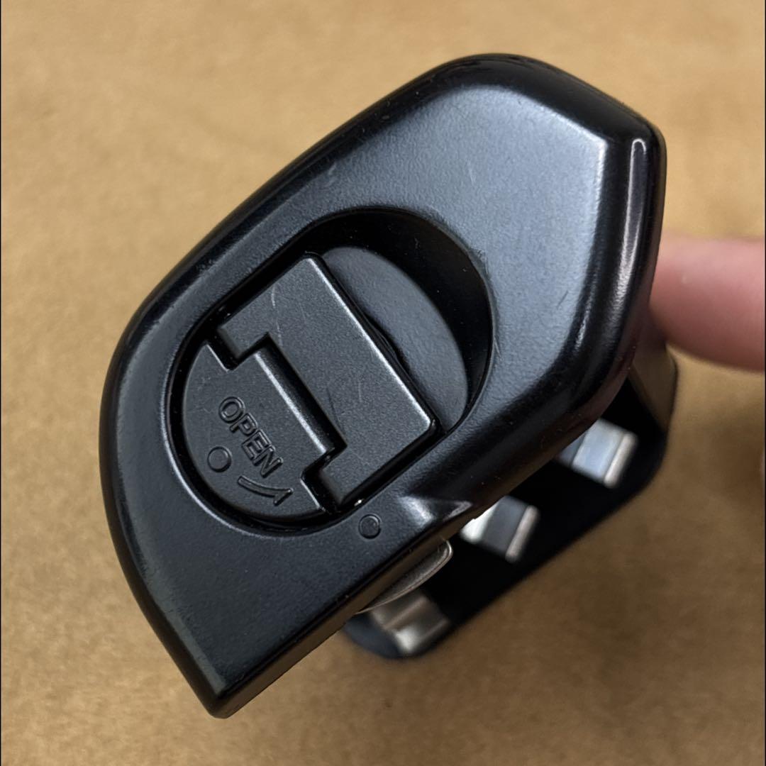 K*y様 ペンタックス　Pentax 645N バッテリーホルダー