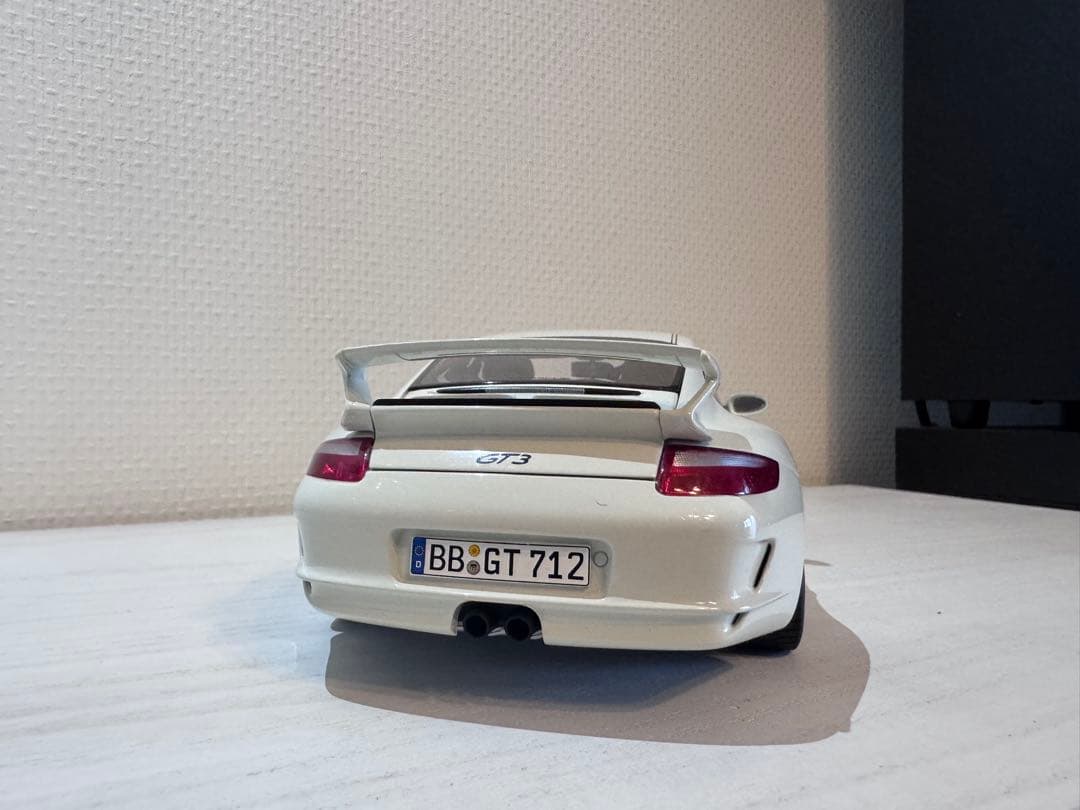ポルシェ 911 GT3 1/18 ホワイト