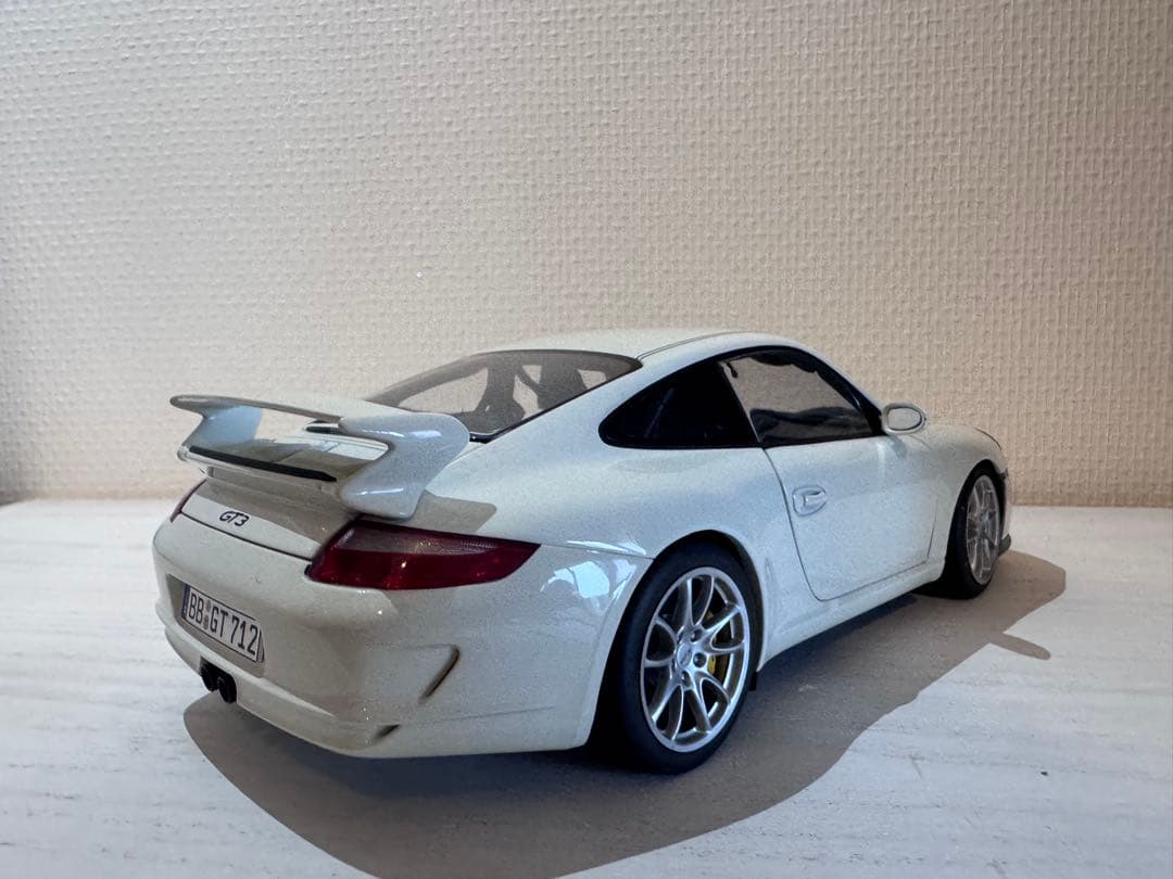 ポルシェ 911 GT3 1/18 ホワイト