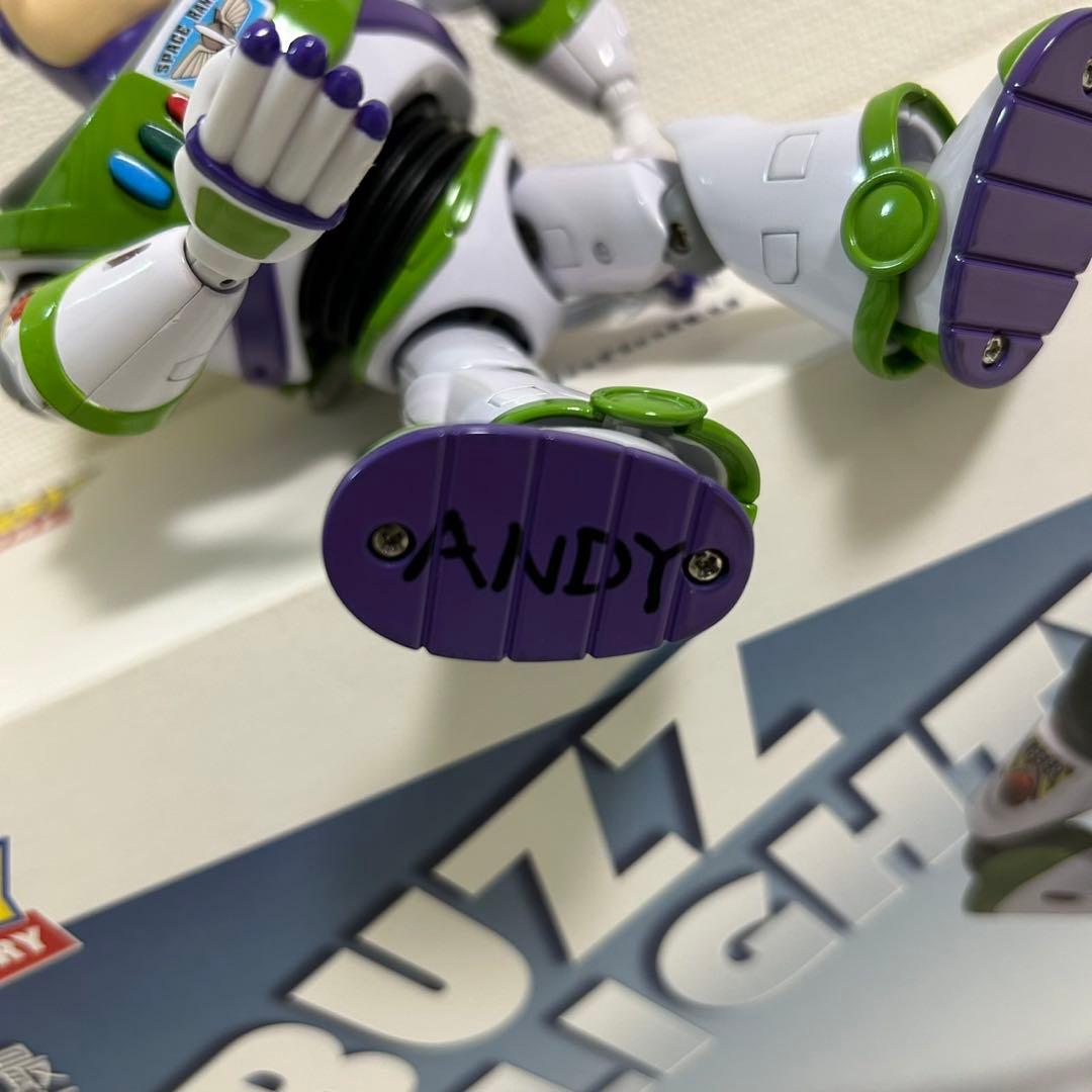 美品！バンダイ 超合金 バズライトイヤー トイストーリー