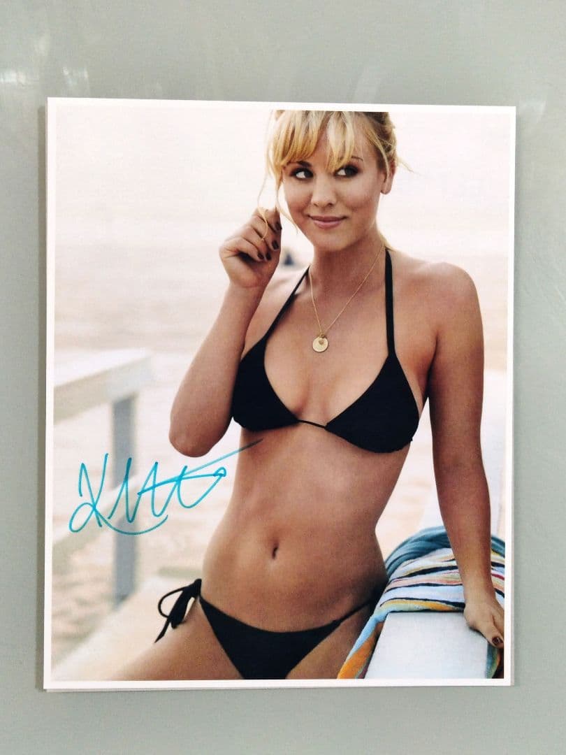 ケイリー・クオコ直筆サイン入り写真…フライトアテンダント…