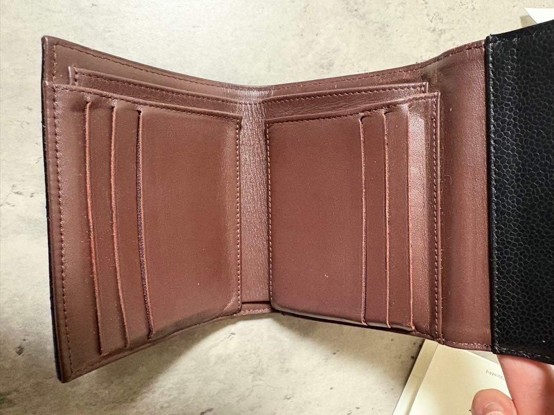 CHANEL 三つ折り財布　キャビアスキン　ゴールド