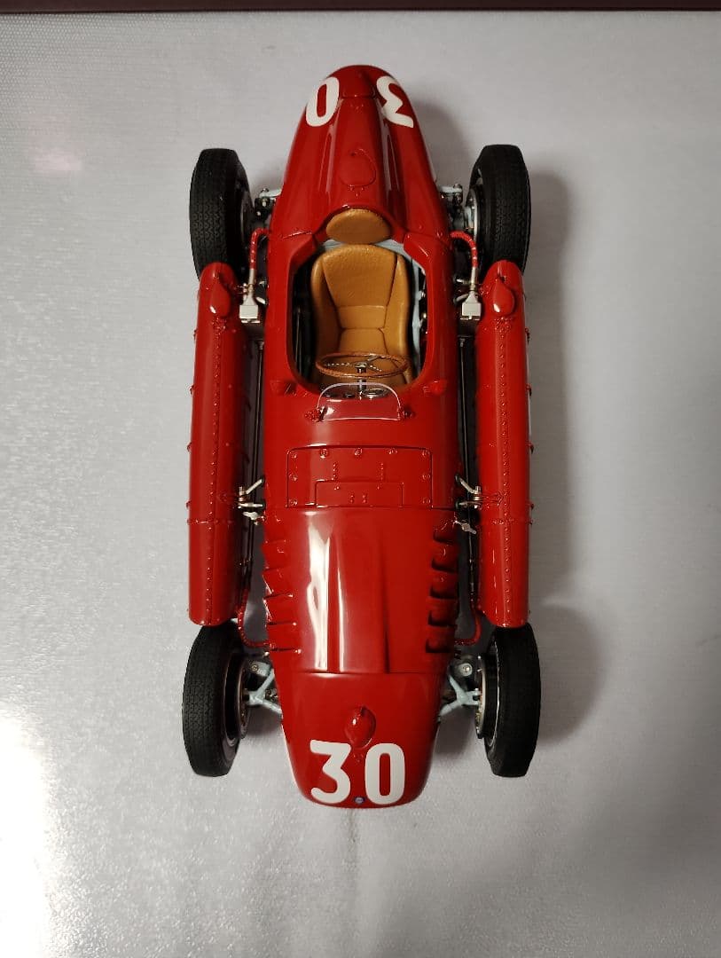 CMC Lancia D50 1/18スケールモデルカー