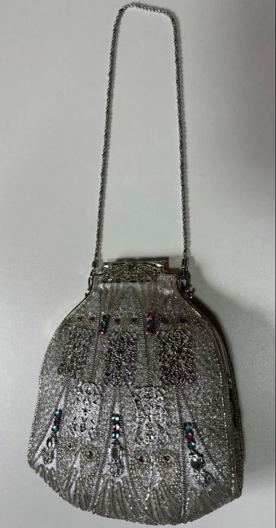 LUMY はしもと　高級シルバー ビーズ装飾 パーティーバッグ皇室御用達　未使用