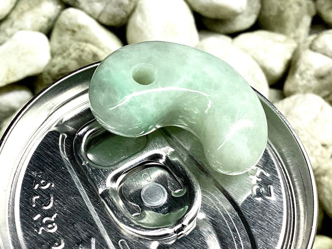 ✳極上紋様‼️ 希少玉‼️糸魚川翡翠勾玉　お身近に開運*吉祥の守護石を　鑑別書取得品