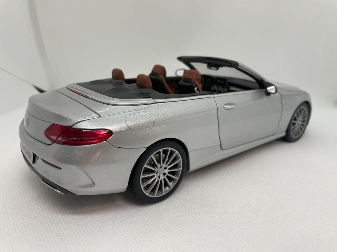 305-111 1/18 メルセデスベンツ C-KLASSE Cabriolet