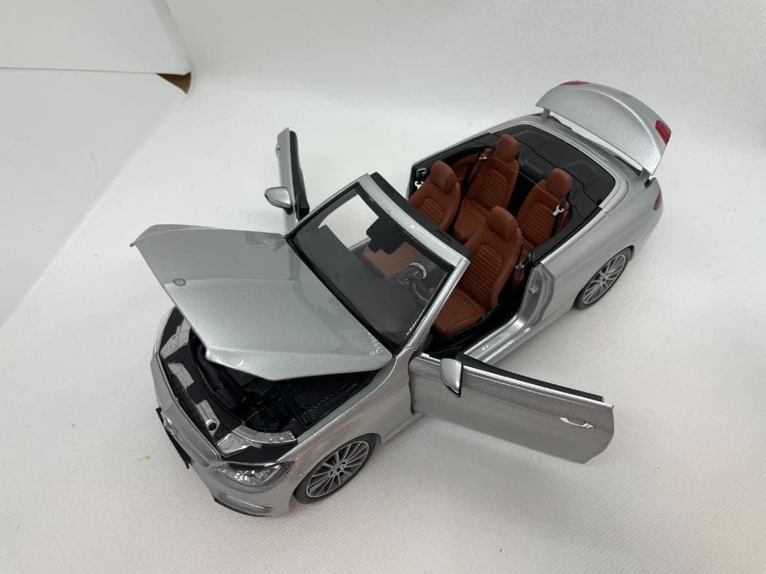 305-111 1/18 メルセデスベンツ C-KLASSE Cabriolet